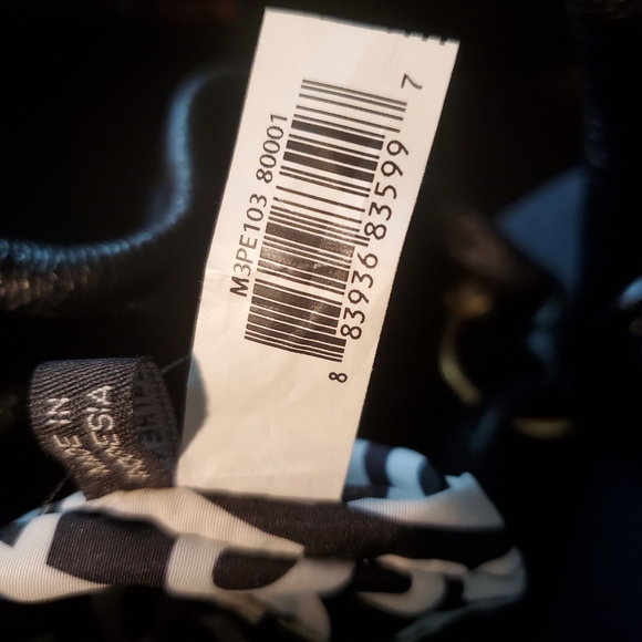 Marc by Marc Jacobs Black Leather Small Shoulder Crossbody Handbag EUC - Picture 8 of 10